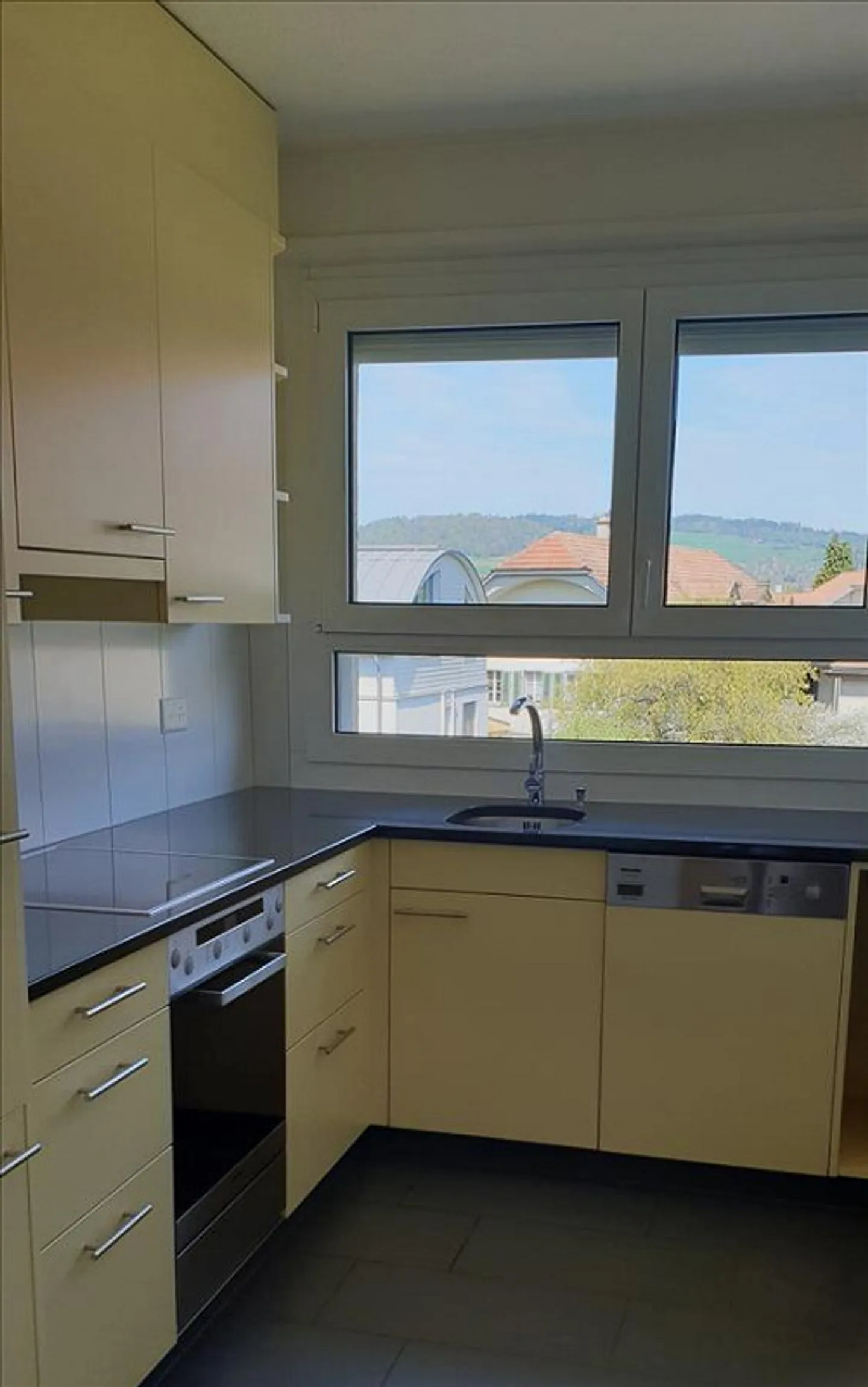 Appartamento accogliente con balcone soleggiato - Foto 3 di 5