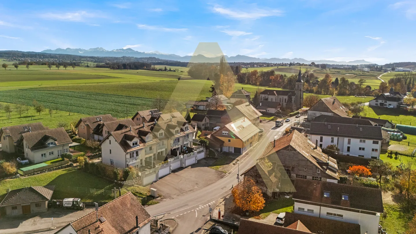 Spacious family villa with double terrace-garden - Photo 1 of 10