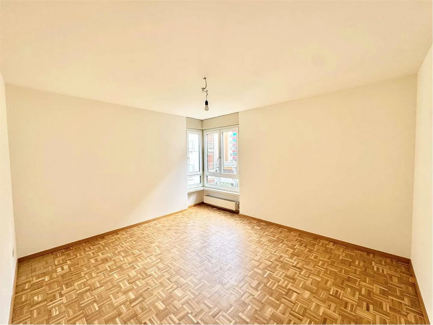 Geräumige und helle 4,5-Zimmer-Wohnung in Viganello in einer flachen Gegend - Foto 5 von 8