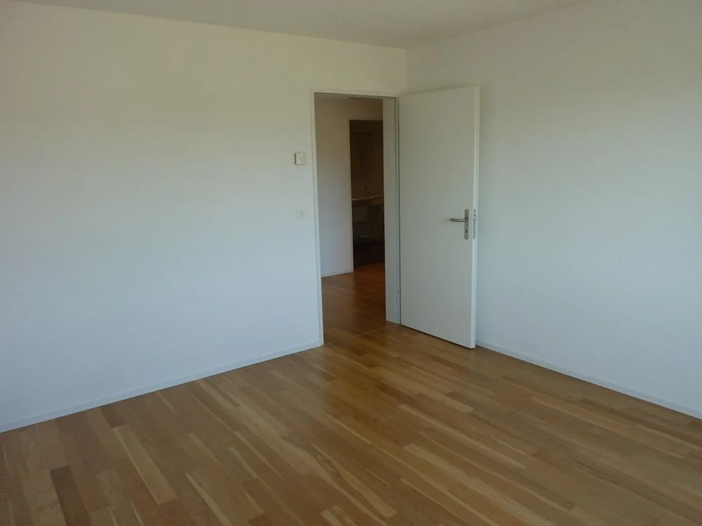 Beautiful and bright 3.5 room apartment in Münsingen - Photo 7 of 10