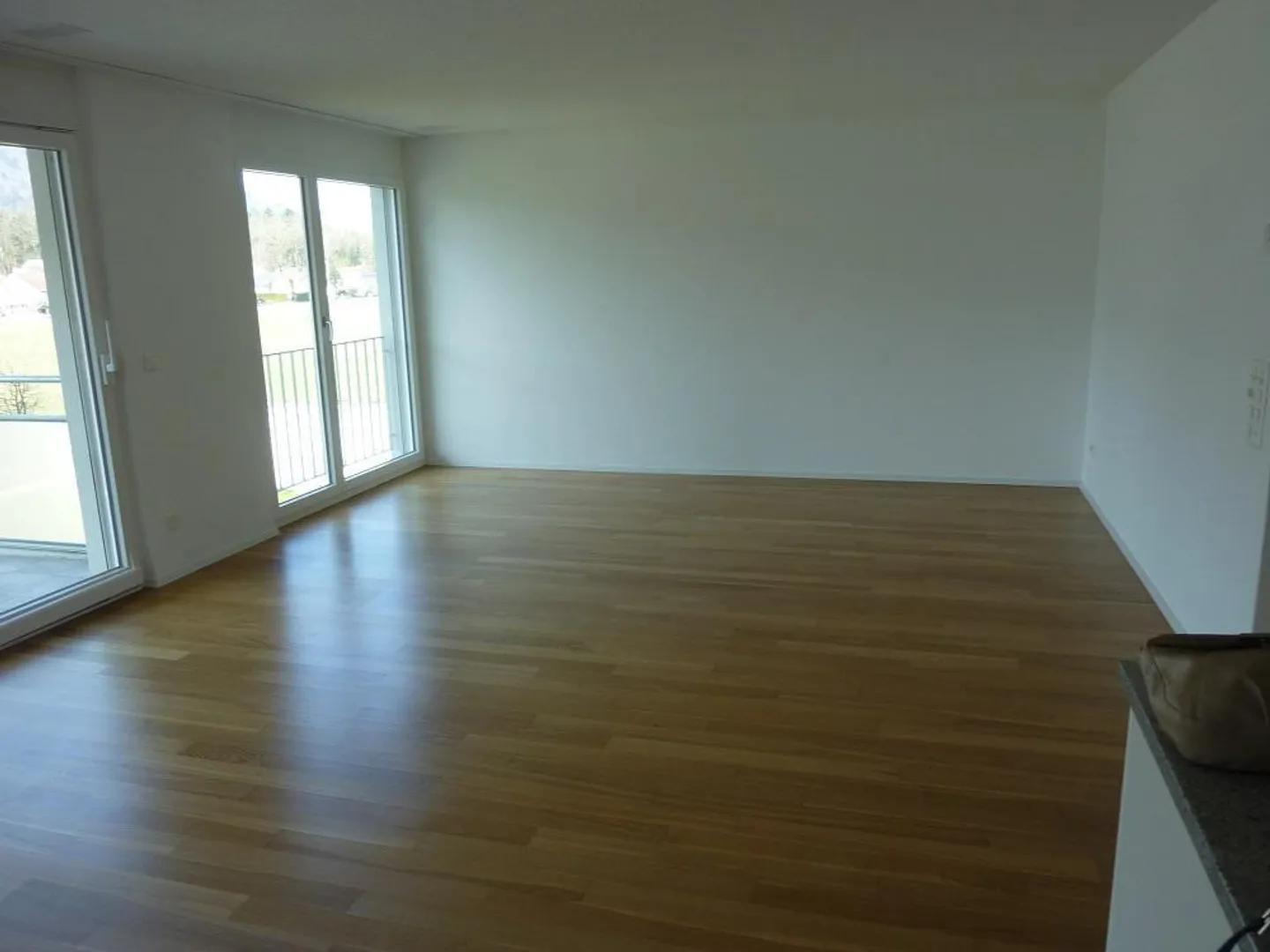 Beautiful and bright 3.5 room apartment in Münsingen - Photo 8 of 10