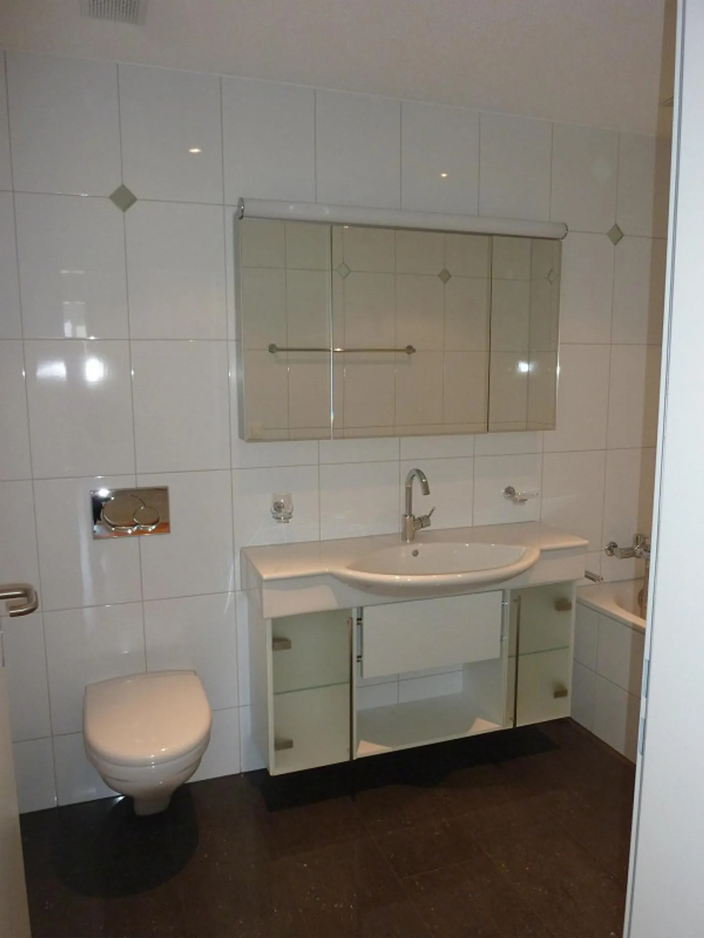 Beautiful and bright 3.5 room apartment in Münsingen - Photo 4 of 10