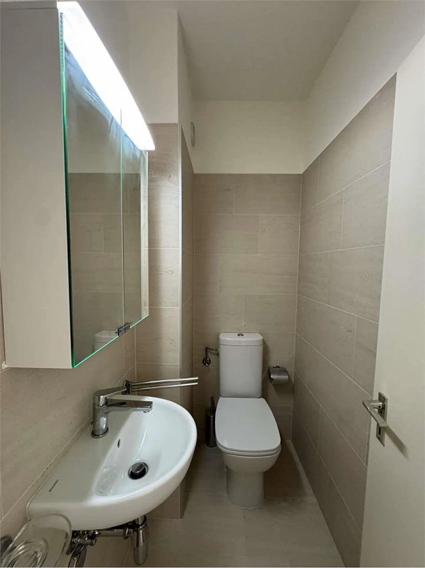 Geräumige und helle 4,5-Zimmer-Wohnung in Viganello in einer flachen Gegend - Foto 8 von 8