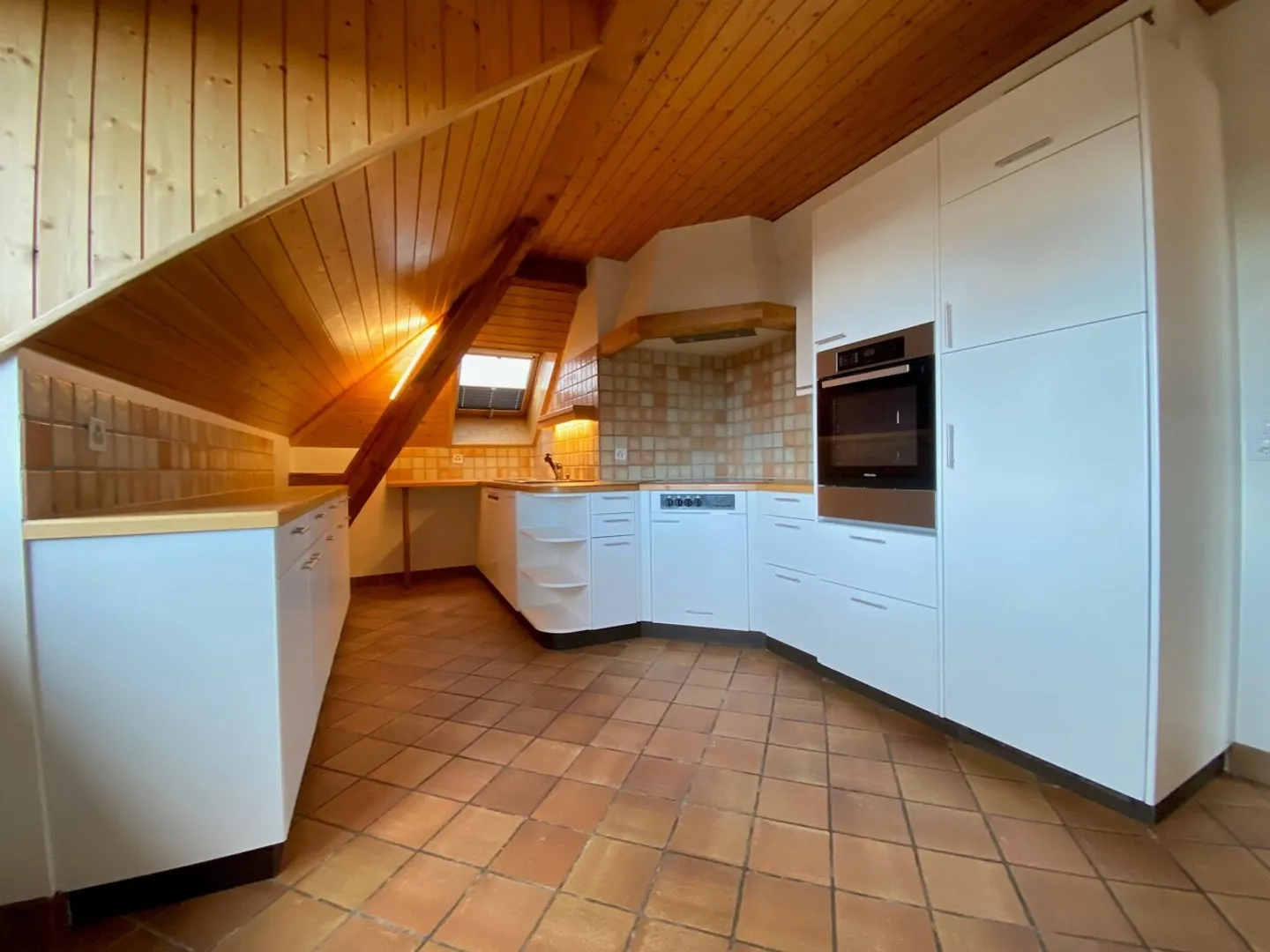 Camere affittate singolarmente in un appartamento di 5 stanze - Foto 3 di 7