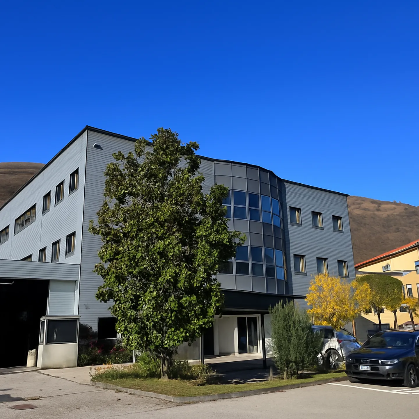 Stabile multifunzionale flessibile e modulabile - Foto 1 di 6