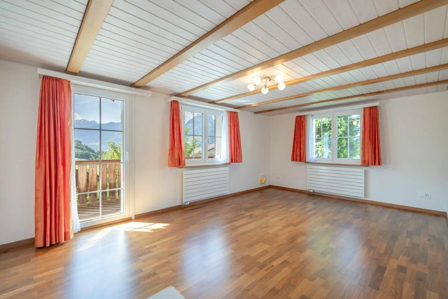 Charmantes Einfamilienhaus mit Garten - Foto 2 von 15
