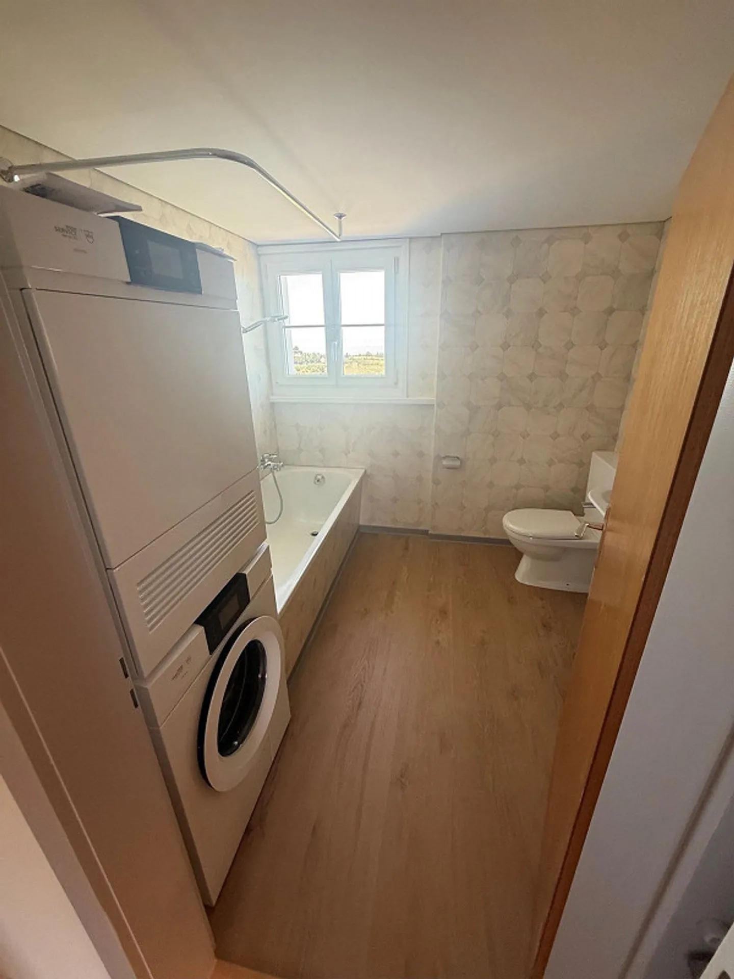 Appartement sous les combles de 1,5 pièce au 3ème étage - Photo 4 sur 8