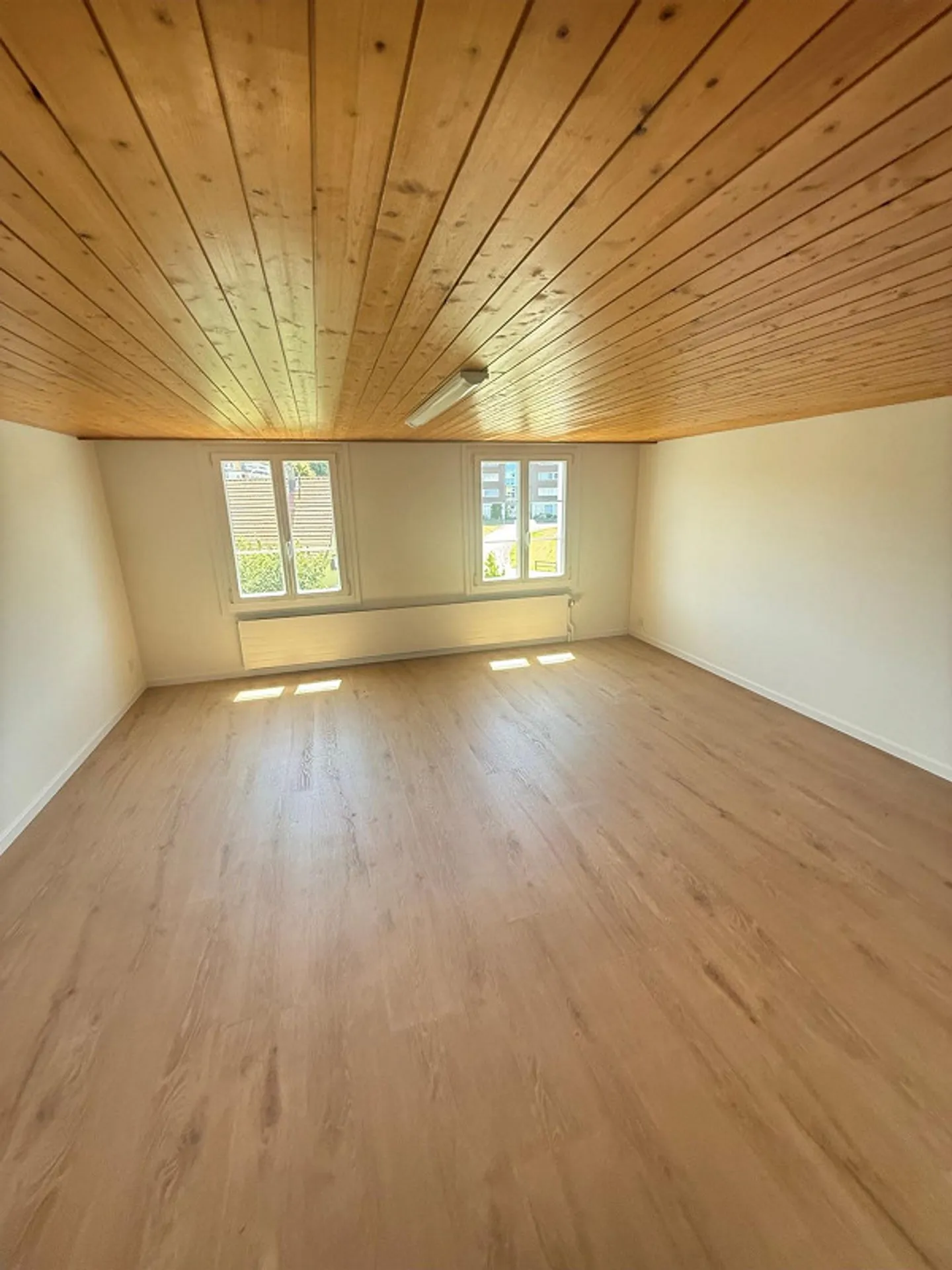 Appartement sous les combles de 1,5 pièce au 3ème étage - Photo 7 sur 8