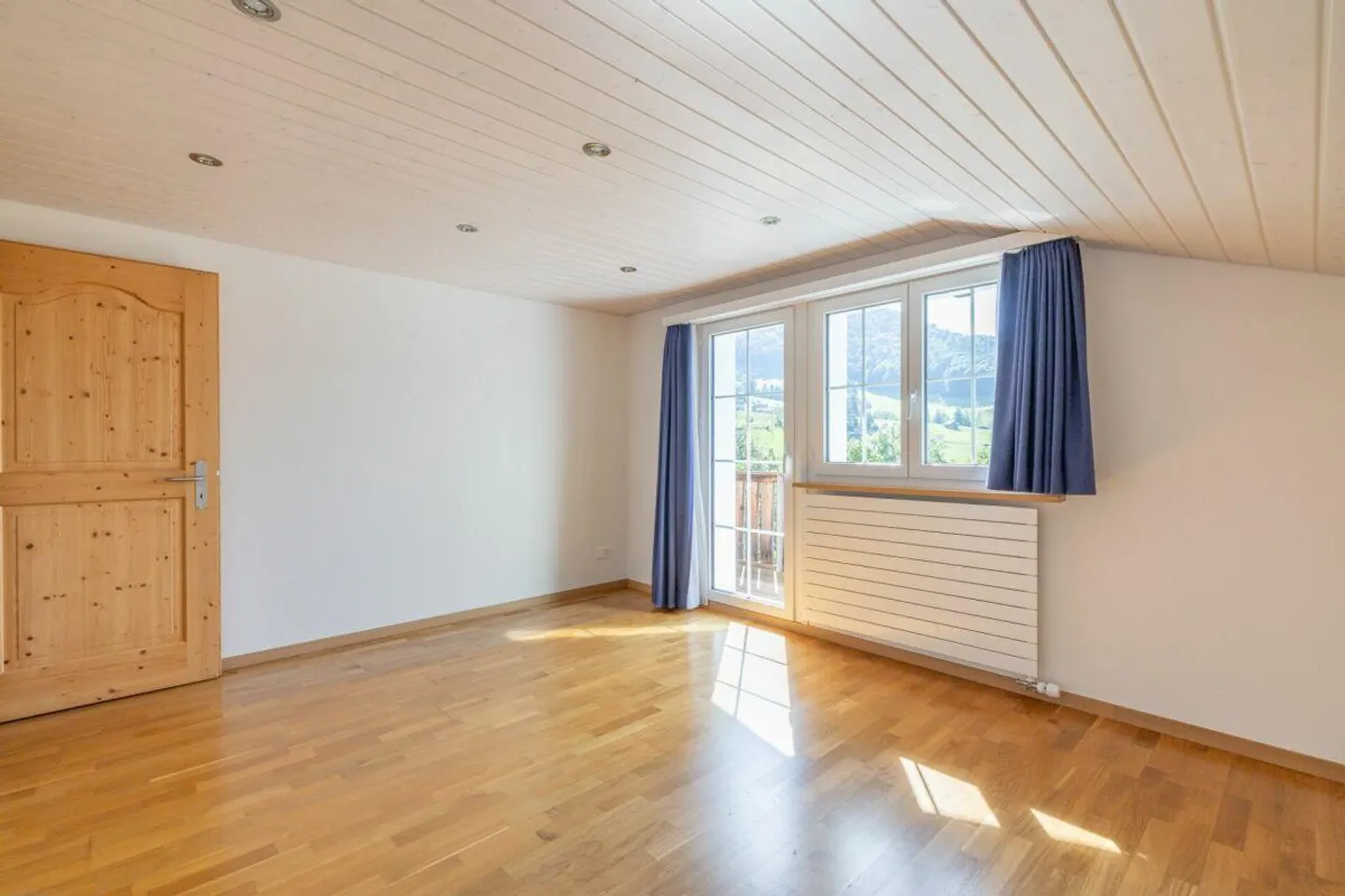 Charmantes Einfamilienhaus mit Garten - Foto 5 von 15