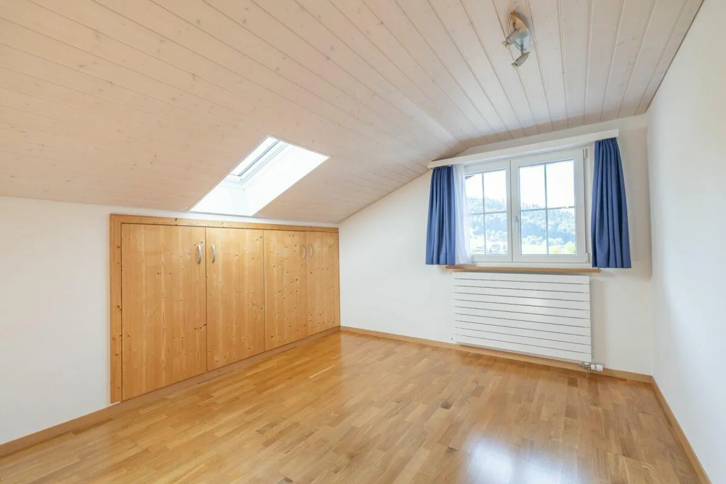 Charmantes Einfamilienhaus mit Garten - Foto 6 von 15