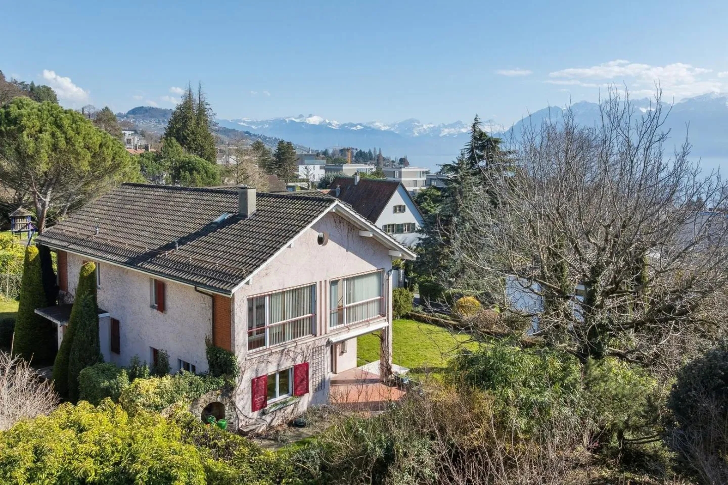 Vivre en paix et en lumière : Villa familiale à Pully - Photo 2 sur 13
