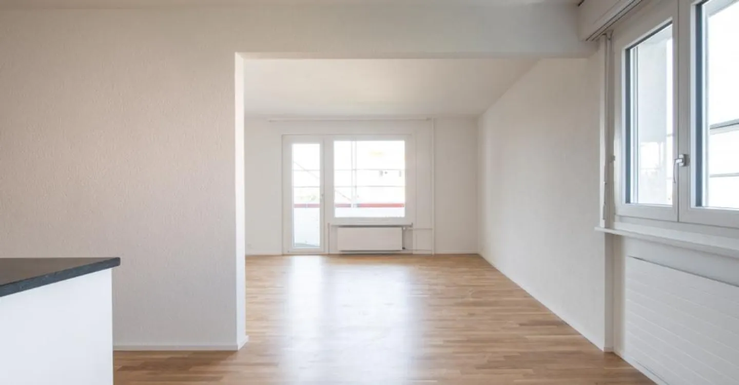 Wunderschöne 3,5 Zimmer in den Höhen von Freiburg - Foto 2 von 5