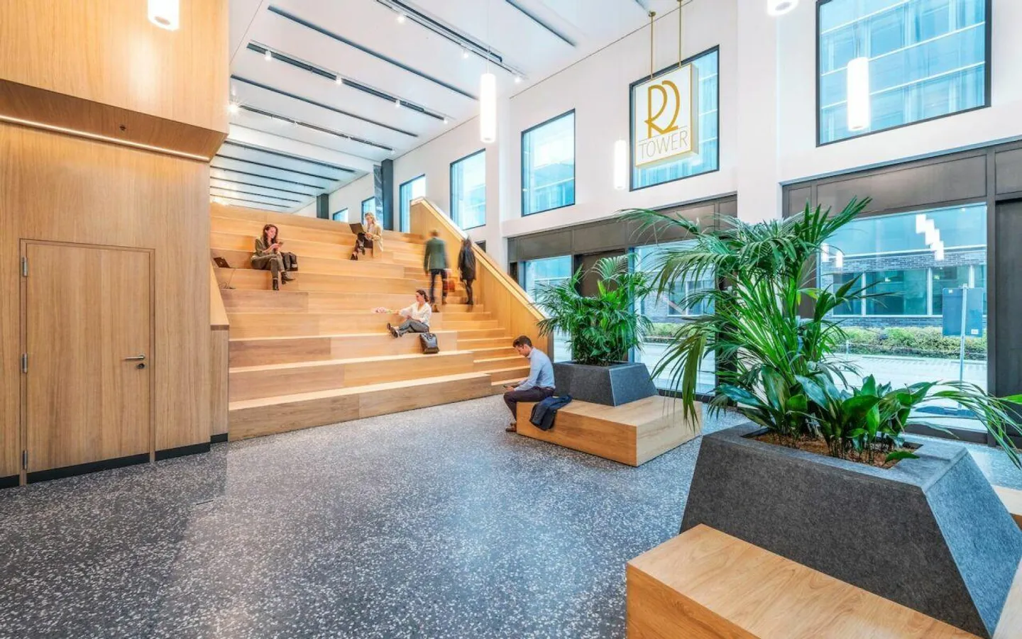 R2 Tower - Vista del successo - Foto 3 di 13