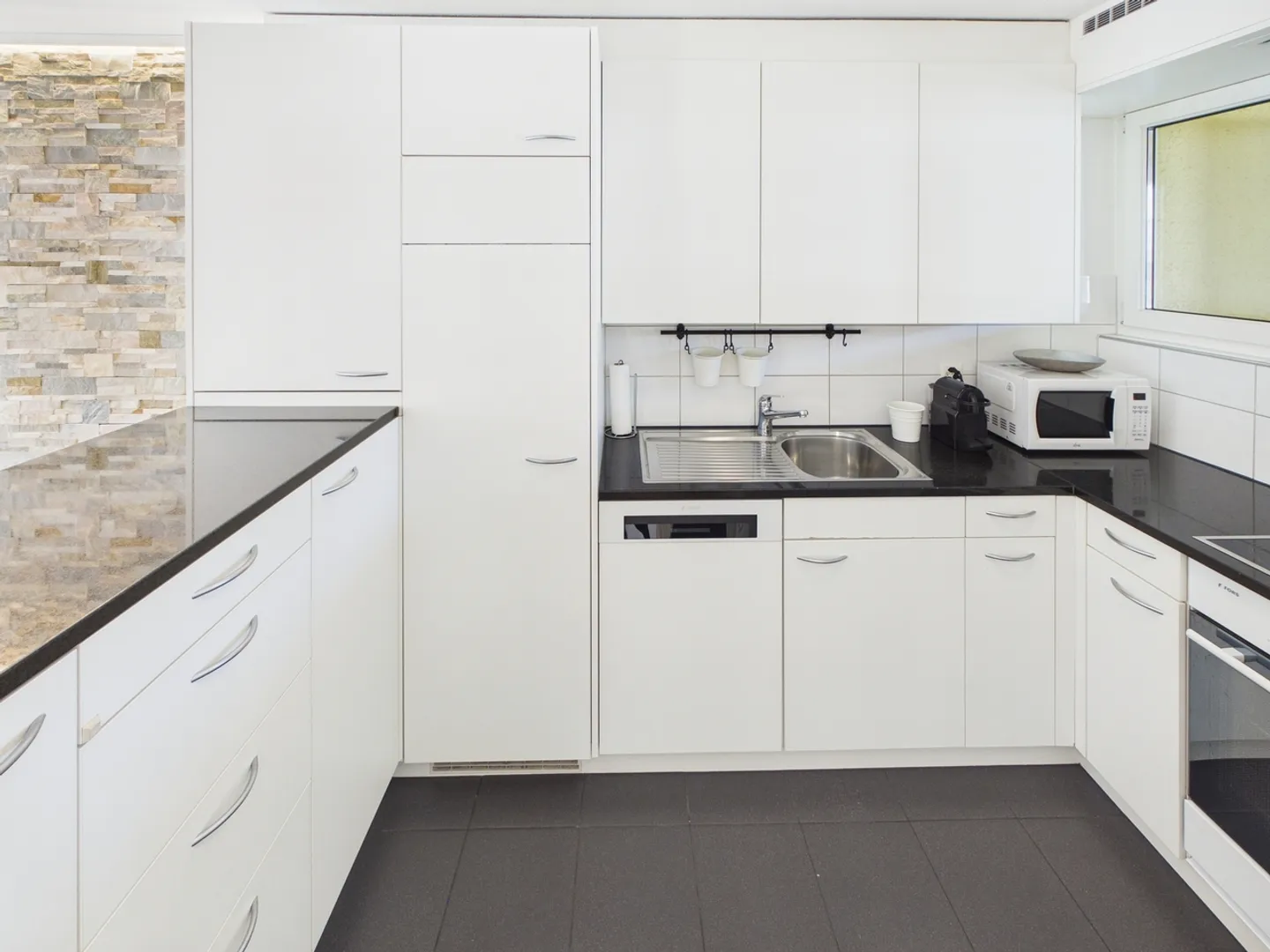 Stilvoll renoviertes 6.5 Zimmer-Reiheneinfamilienhaus - Photo 6 sur 25