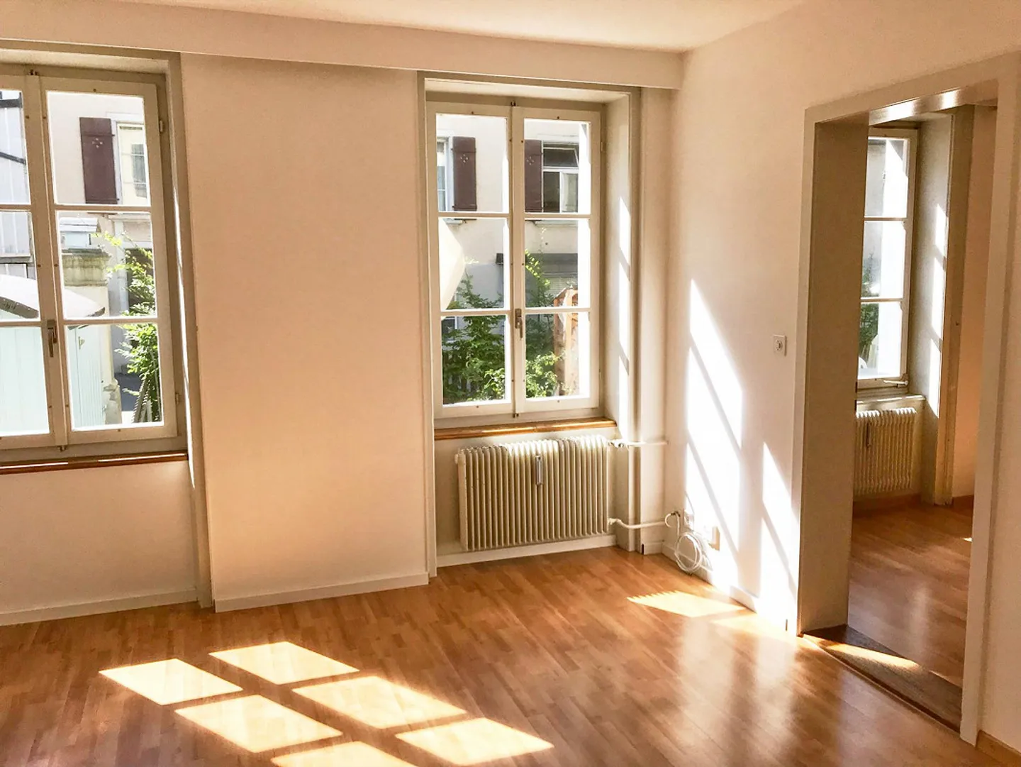 Appartement central de 3 pièces avec beaucoup de verdure - Photo 3 sur 13