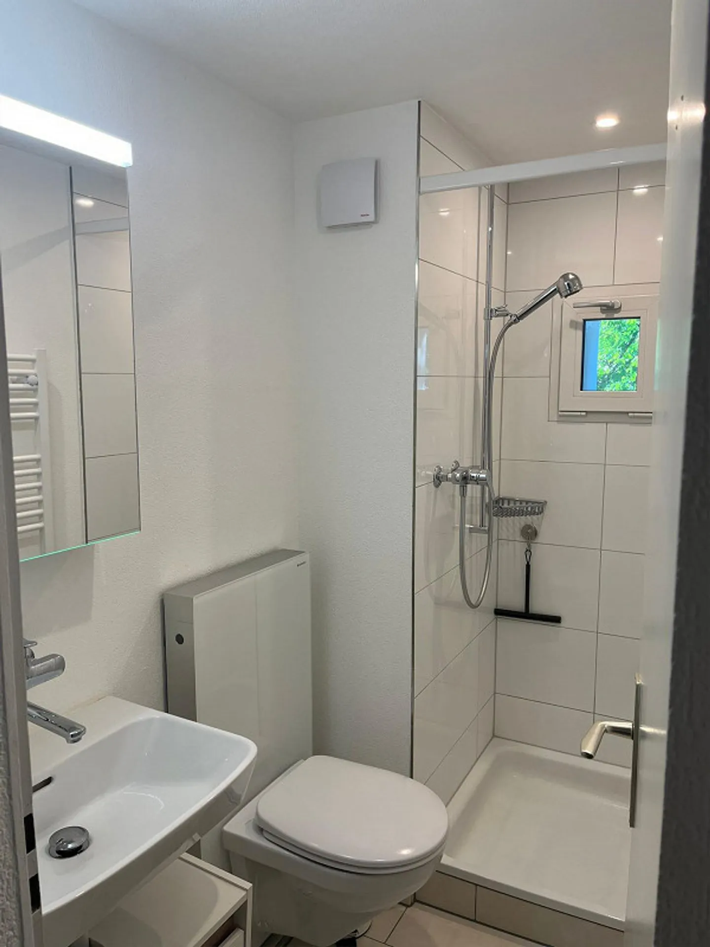 Appartement central de 3 pièces avec beaucoup de verdure - Photo 8 sur 13