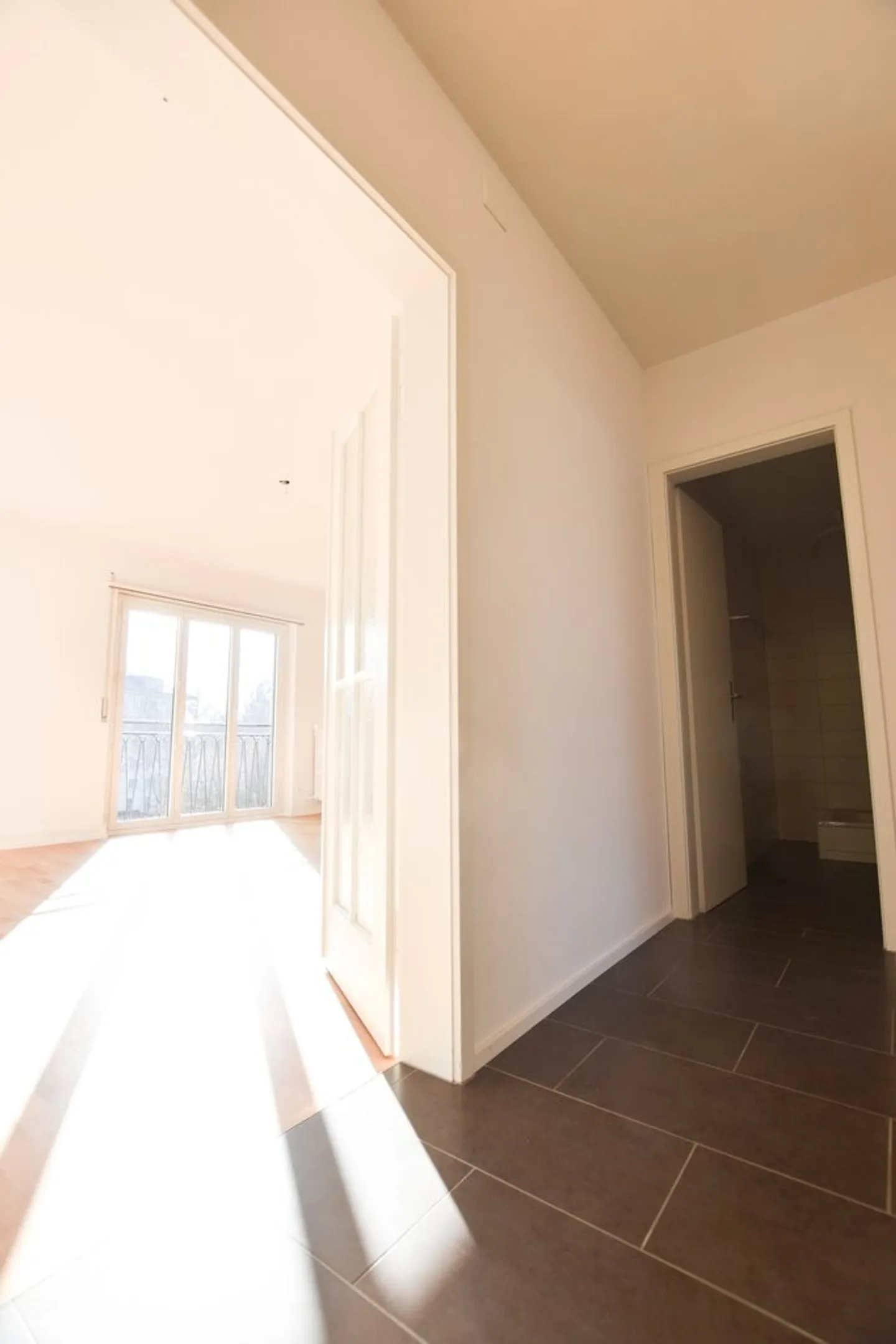 Apartment for rent - Photo 4 of 11