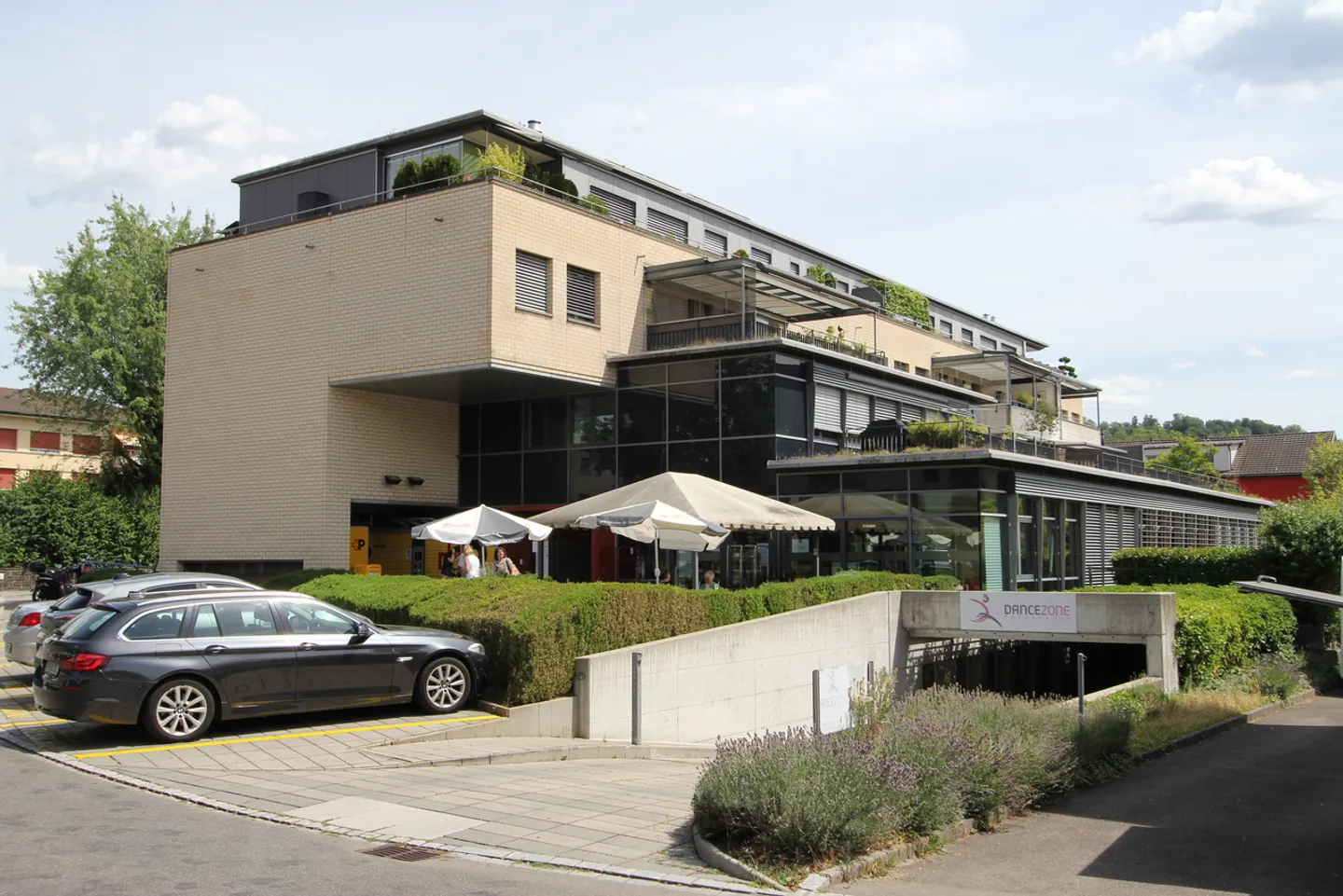 Geräumige Wohnung mit großem Balkon - Foto 1 von 15