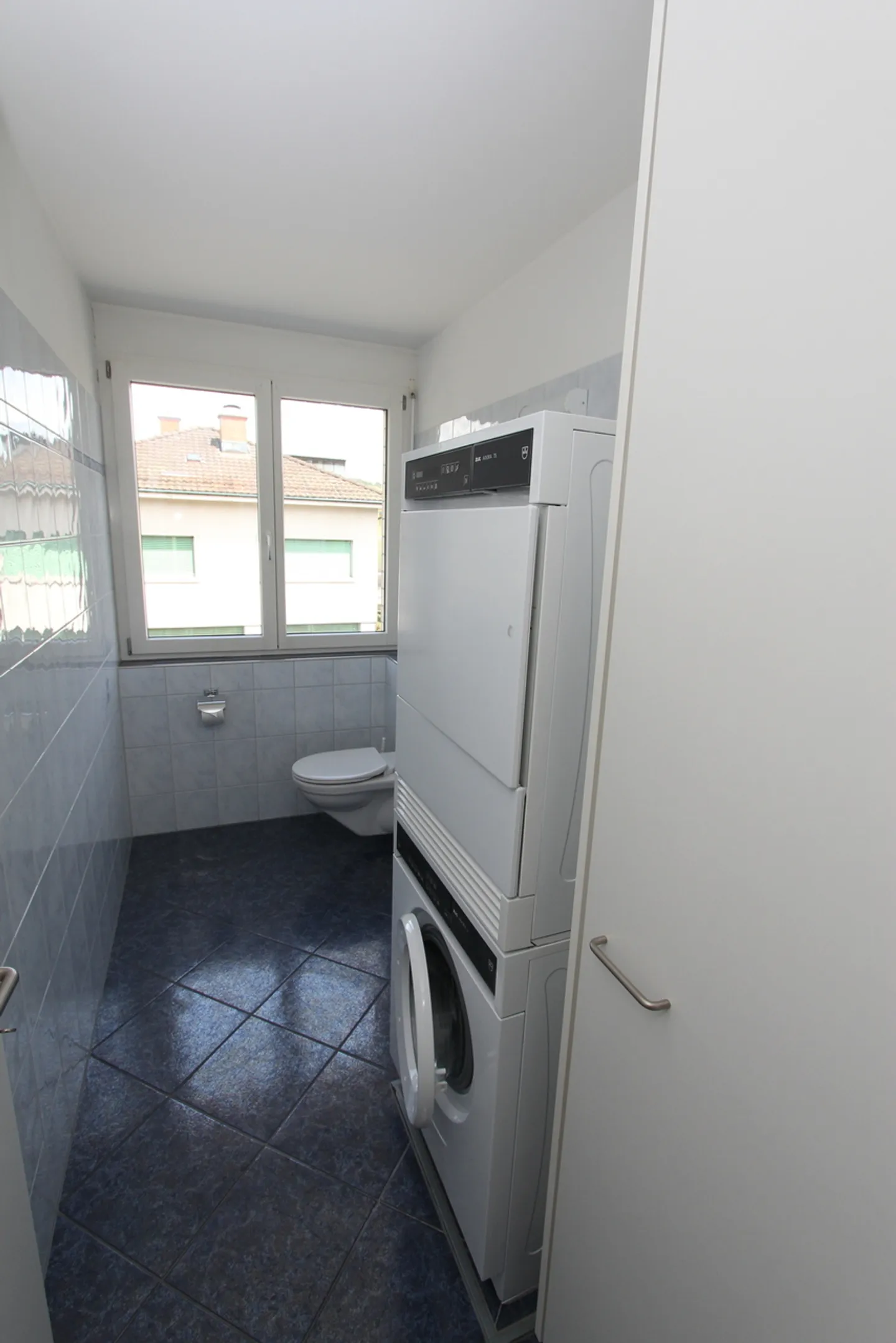 Geräumige Wohnung mit großem Balkon - Foto 7 von 15