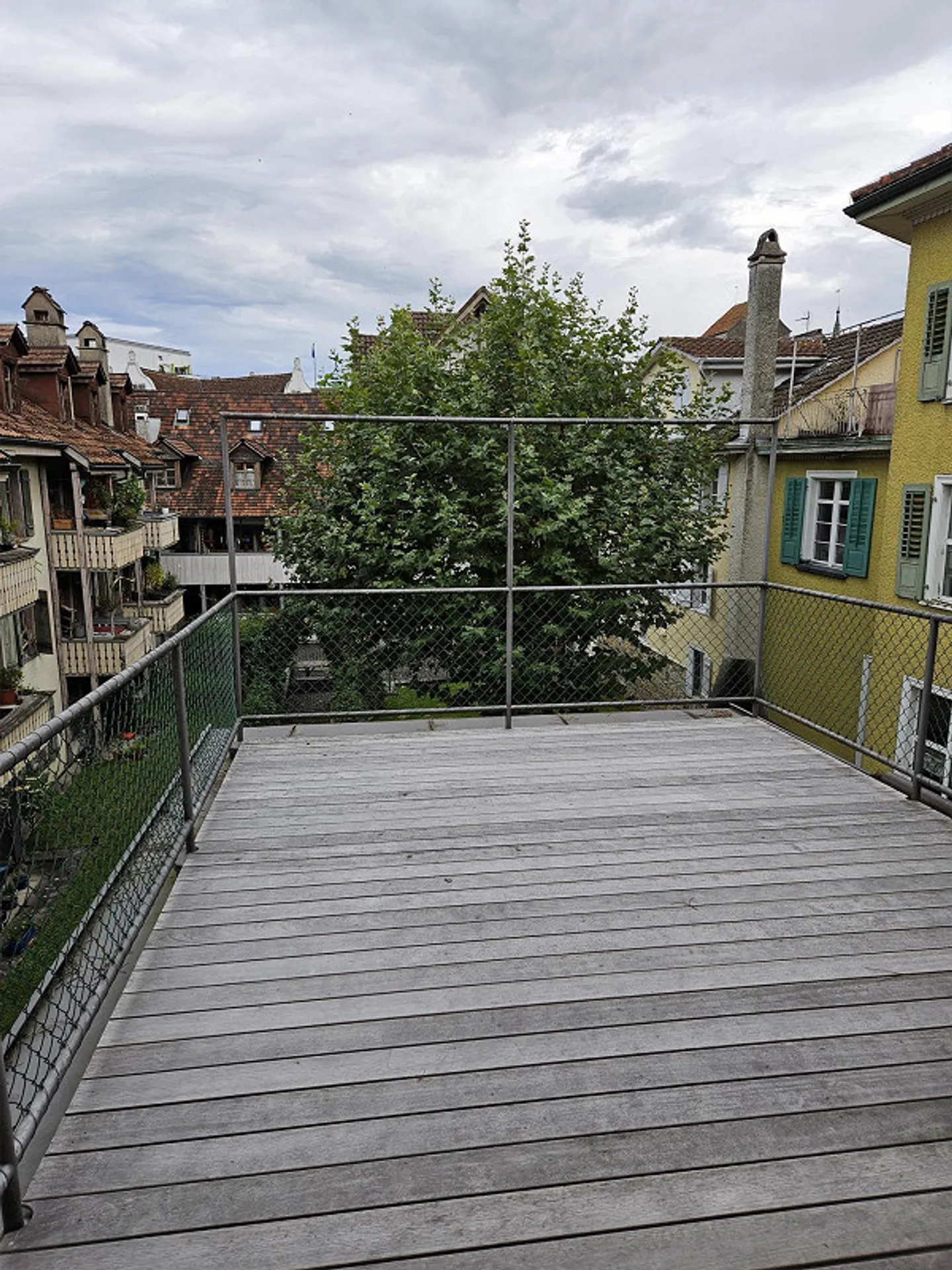 Appartamento con terrazza vicino al lago - Foto 3 di 12