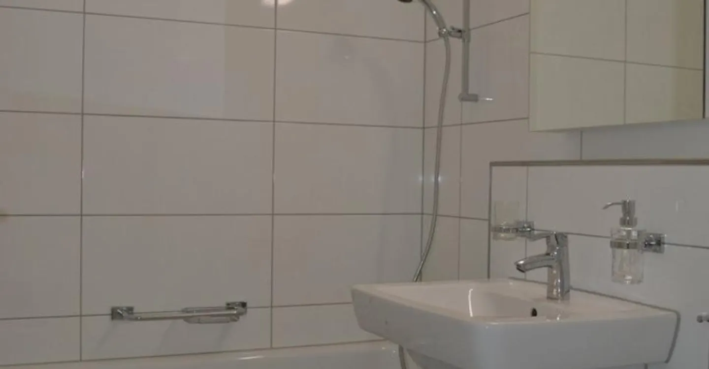3.5-room apartment in idyllic location in the heart of Geroldswil - Photo 3 of 9
