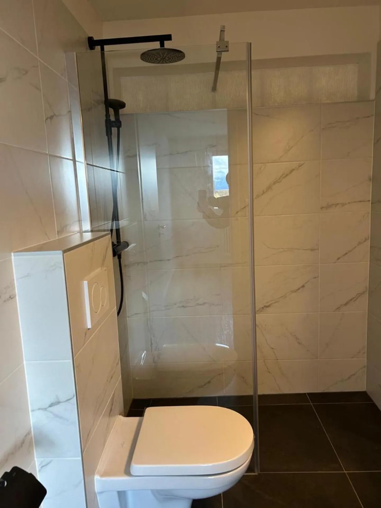 MAGNIFICENT 1.5 ROOM APARTMENT WITH LAKE VIEW AND CASTLE VIEW - Photo 6 of 6