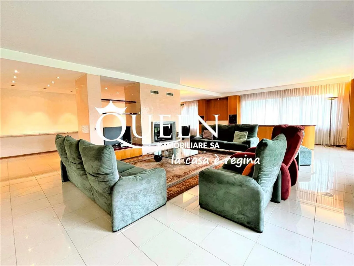 Vacallo : villa, 9,5 pièces, 625 m², grand jardin, ascenseur aux étages - Photo 3 sur 13
