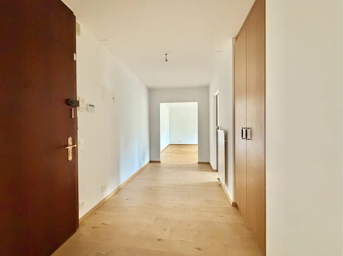 Renovated Apartment in Cologny - Photo 2 of 10