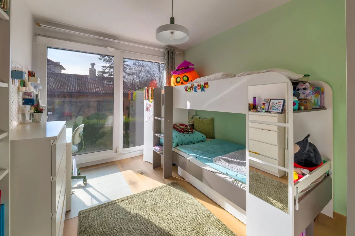 Contemporary Corner Villa - Photo 5 of 7