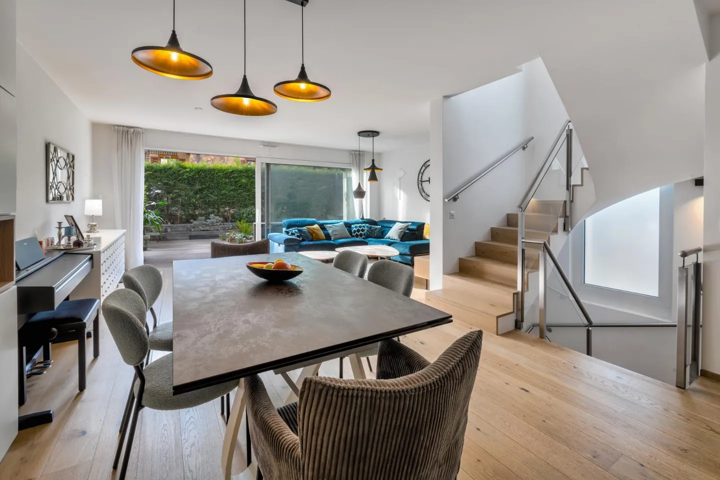 Contemporary Corner Villa - Photo 2 of 7