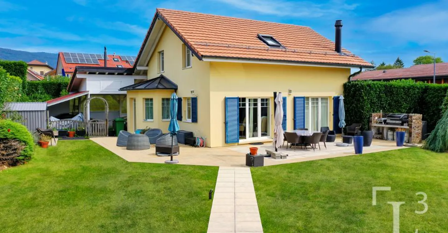 Im Zentrum des Dorfes! Einfamilienhaus mit Garten - Foto 1 von 13