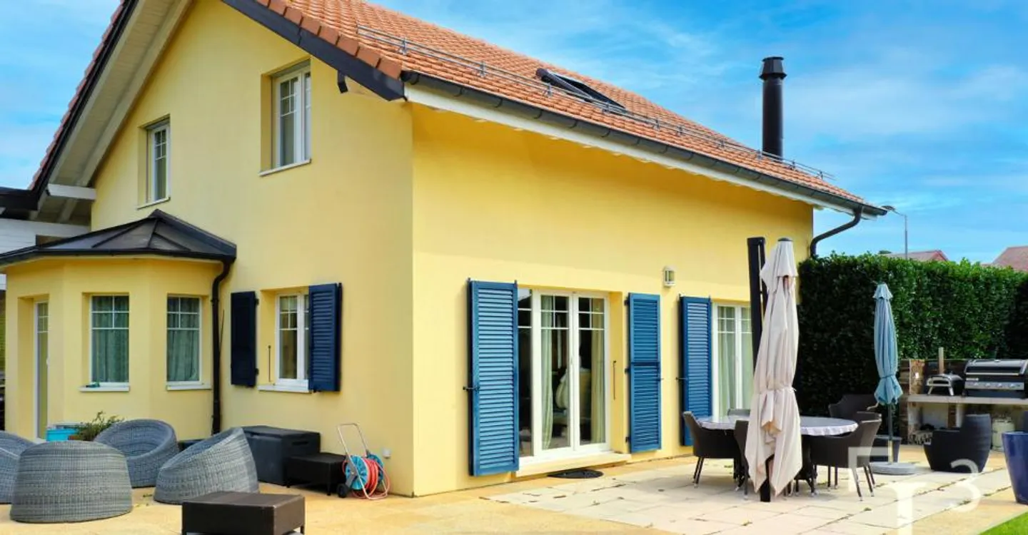 Im Zentrum des Dorfes! Einfamilienhaus mit Garten - Foto 2 von 13
