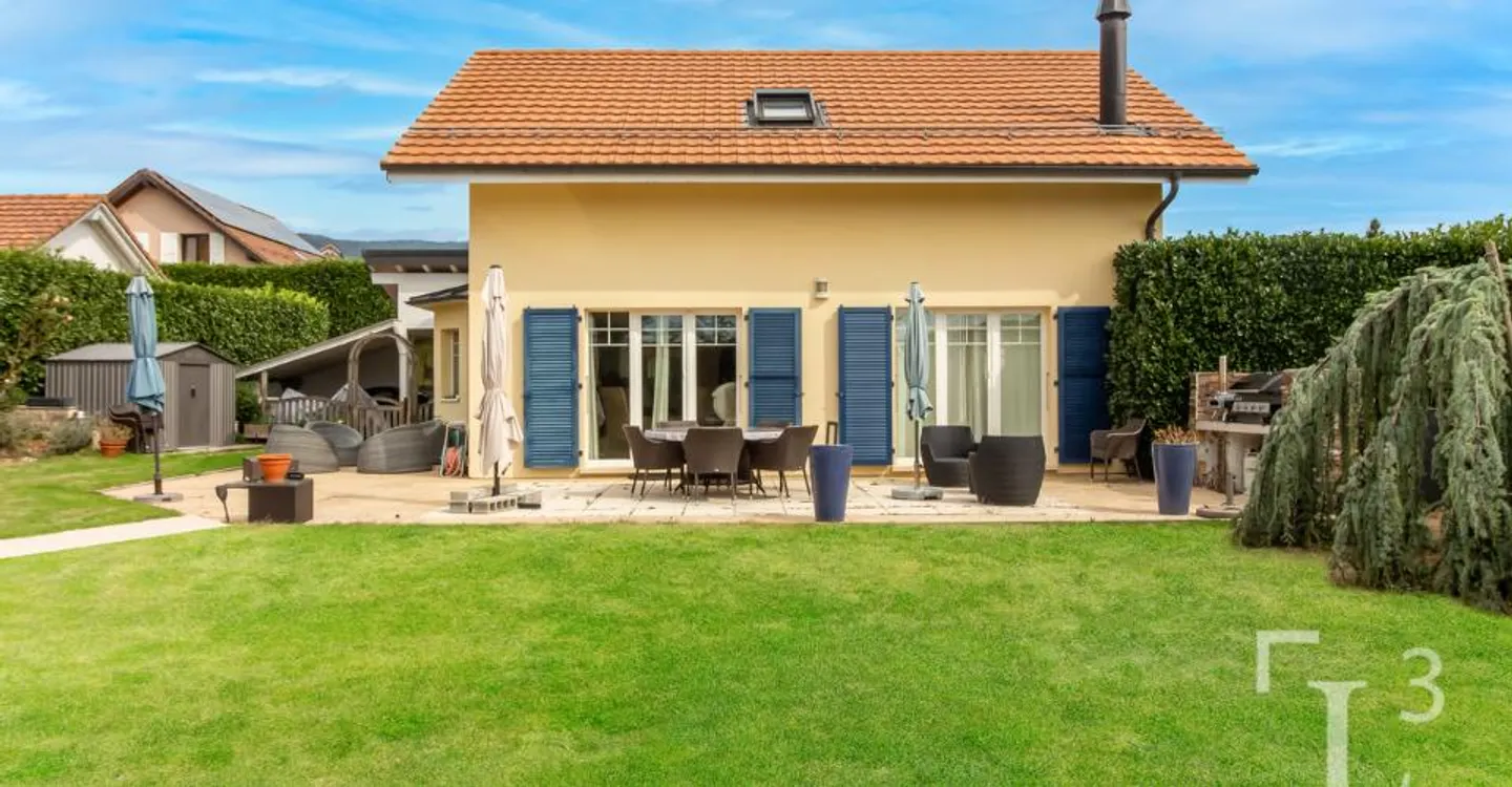 Im Zentrum des Dorfes! Einfamilienhaus mit Garten - Foto 3 von 13