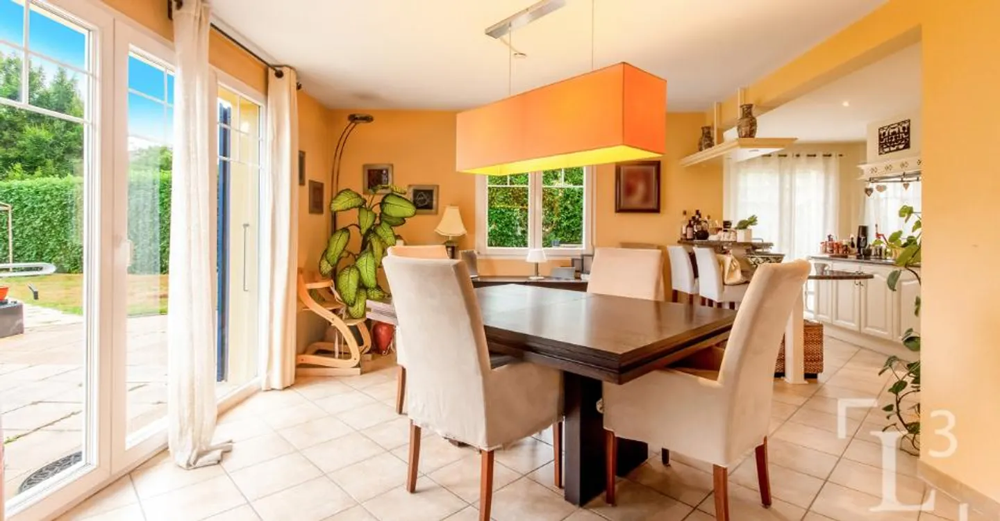 Im Zentrum des Dorfes! Einfamilienhaus mit Garten - Foto 6 von 13