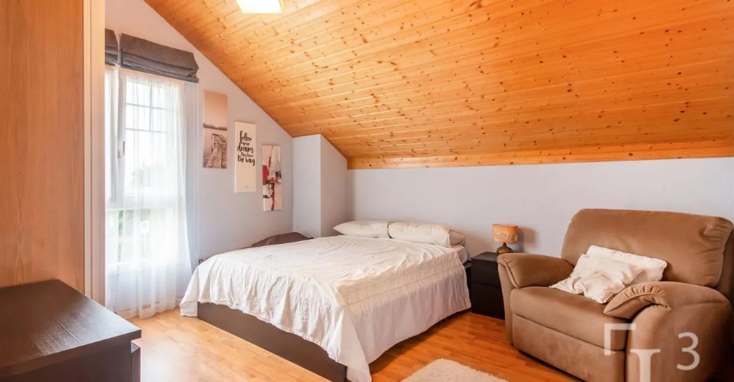 Im Zentrum des Dorfes! Einfamilienhaus mit Garten - Foto 10 von 13
