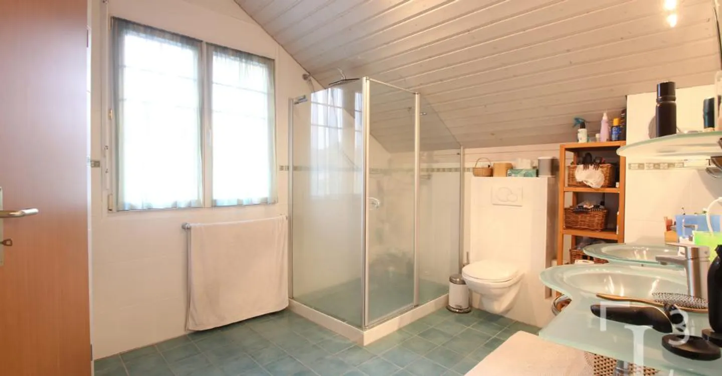 Im Zentrum des Dorfes! Einfamilienhaus mit Garten - Foto 12 von 13
