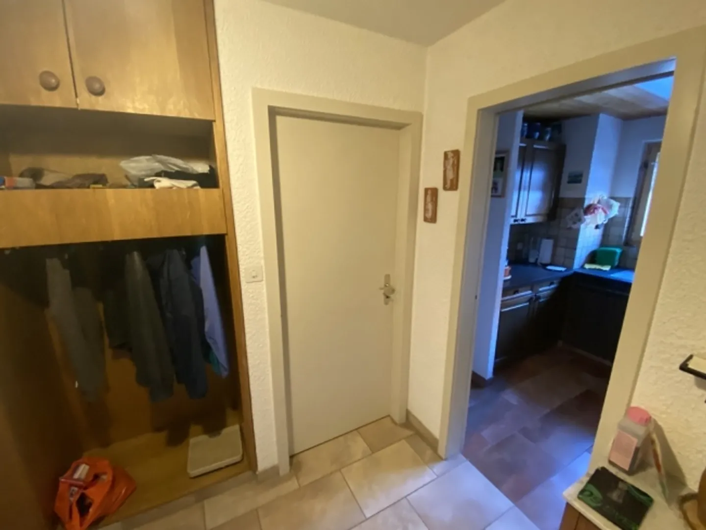 Edificio con 2 appartamenti e uno spazio commerciale - Foto 10 di 13