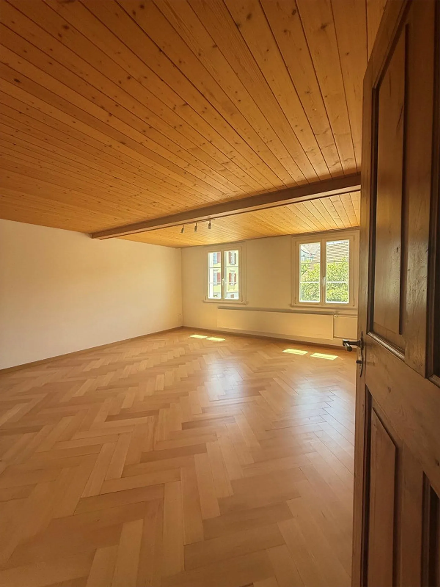 Appartement en duplex 4.5 pièces 1er/2ème étage avec vue sur le lac - Photo 3 sur 12