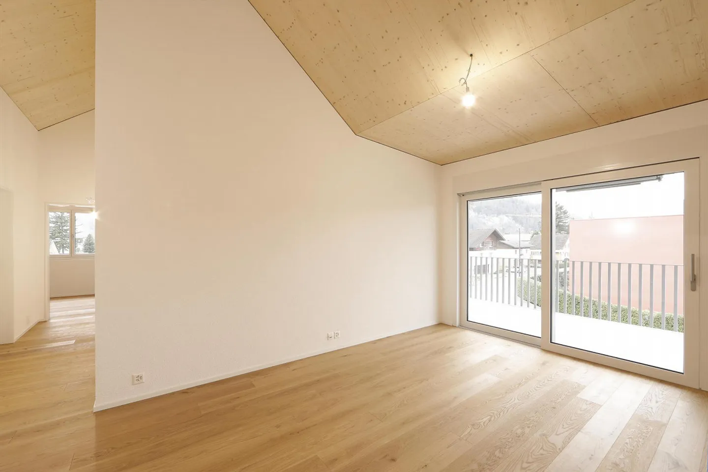 Ampio appartamento attico di 4,5 locali con standard di proprietà - Foto 4 di 12