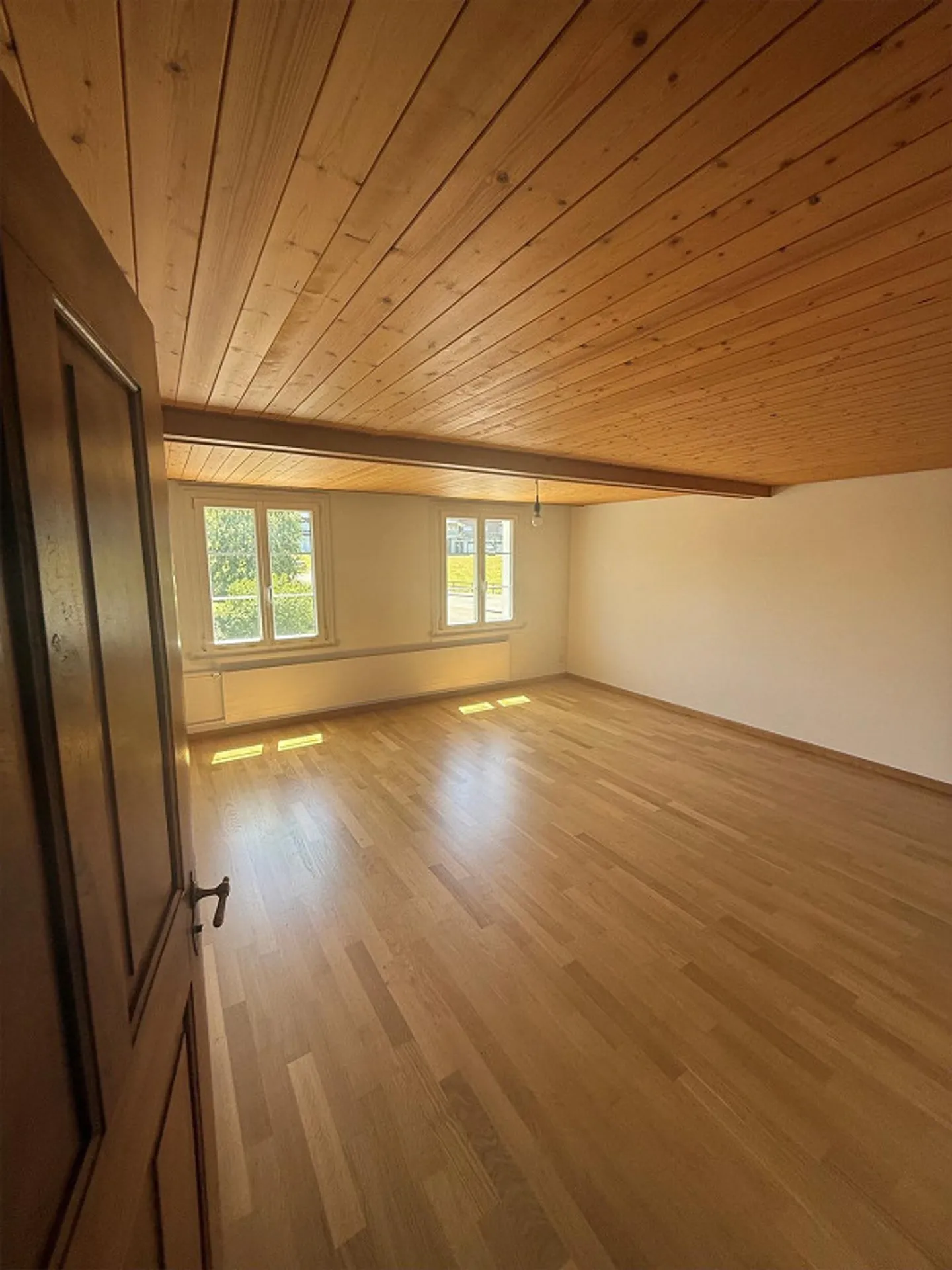 Appartement en duplex 4.5 pièces 1er/2ème étage avec vue sur le lac - Photo 4 sur 12