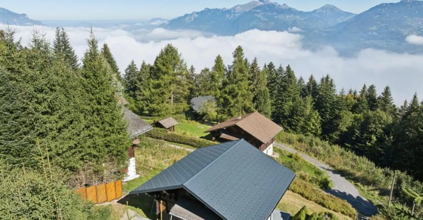 Fully renovated chalet in Giettes - Photo 2 of 12