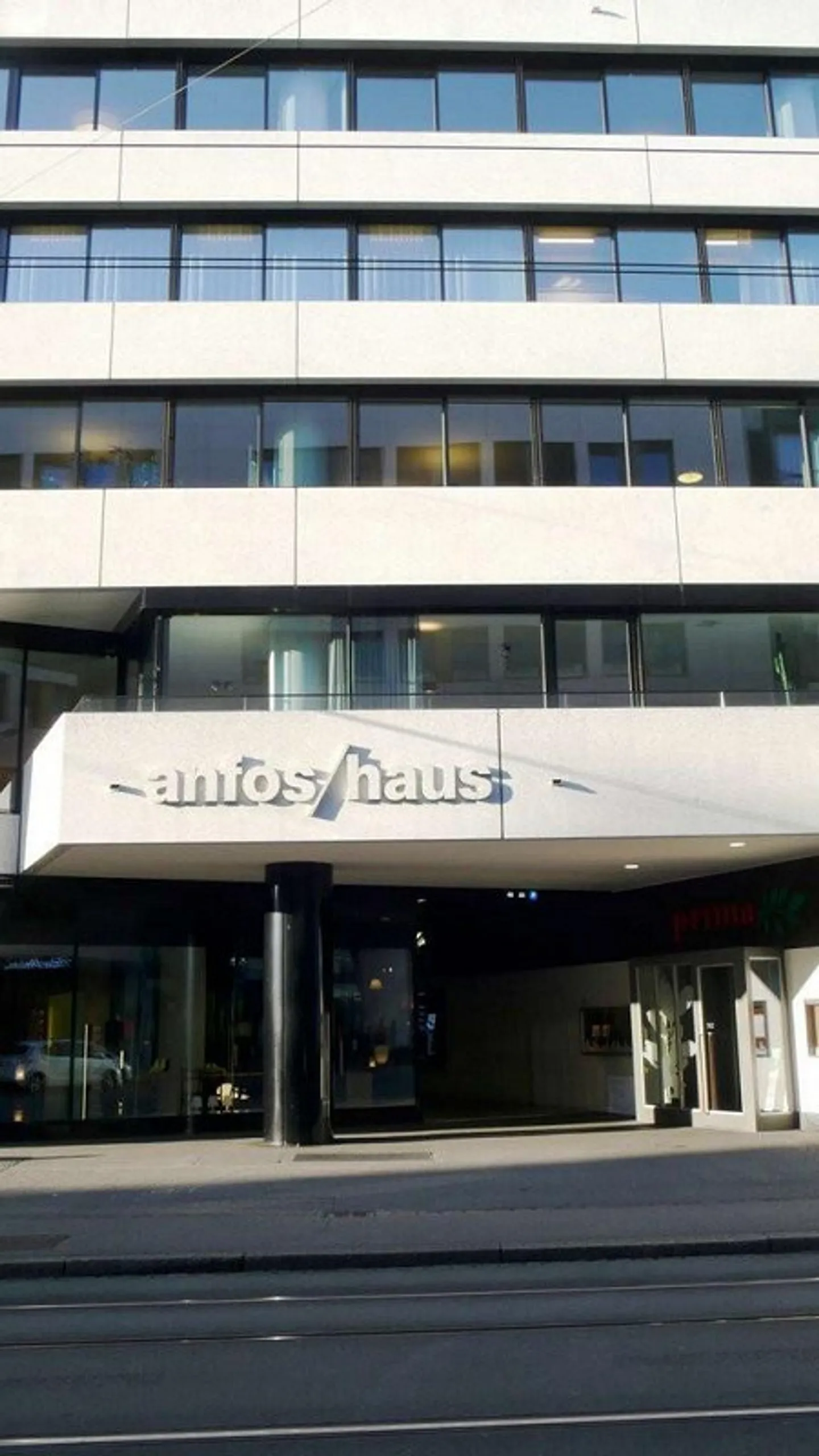 Magasin (36 m2) dans la maison Anfos - Photo 1 sur 2