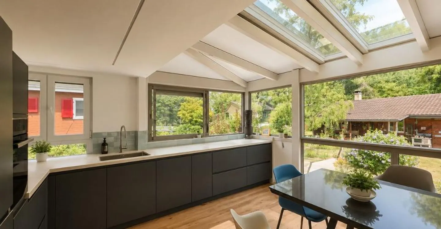 Detached house fully renovated with garden near the lake - Photo 3 of 12