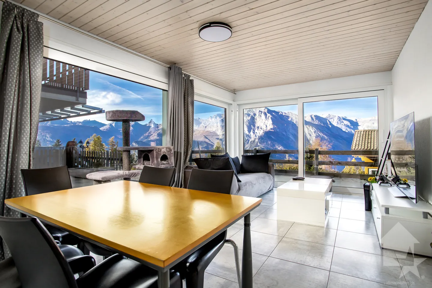 Bel appartamento di 4,5 locali al piano terra di un chalet - Foto 1 di 17