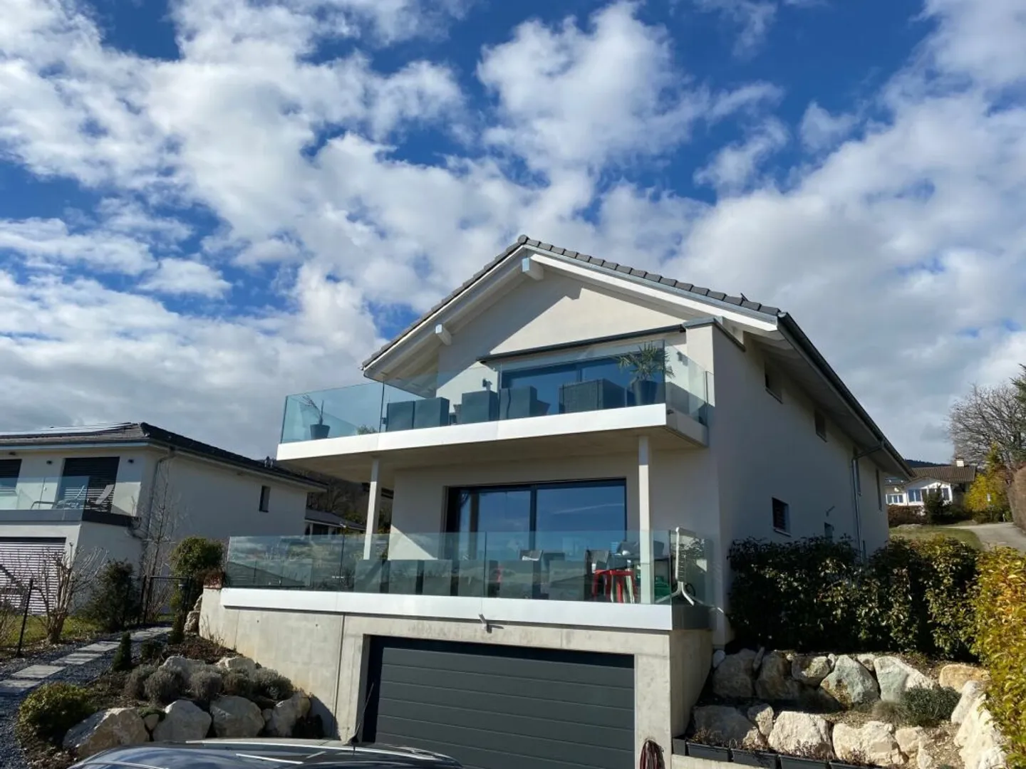 Luxury Attique with Lake View - Photo 2 of 8