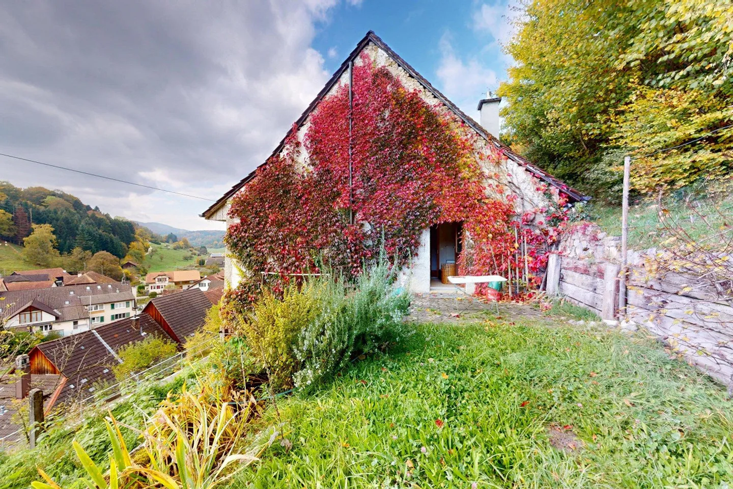 Charming Family Home in Seewen - Photo 2 of 12