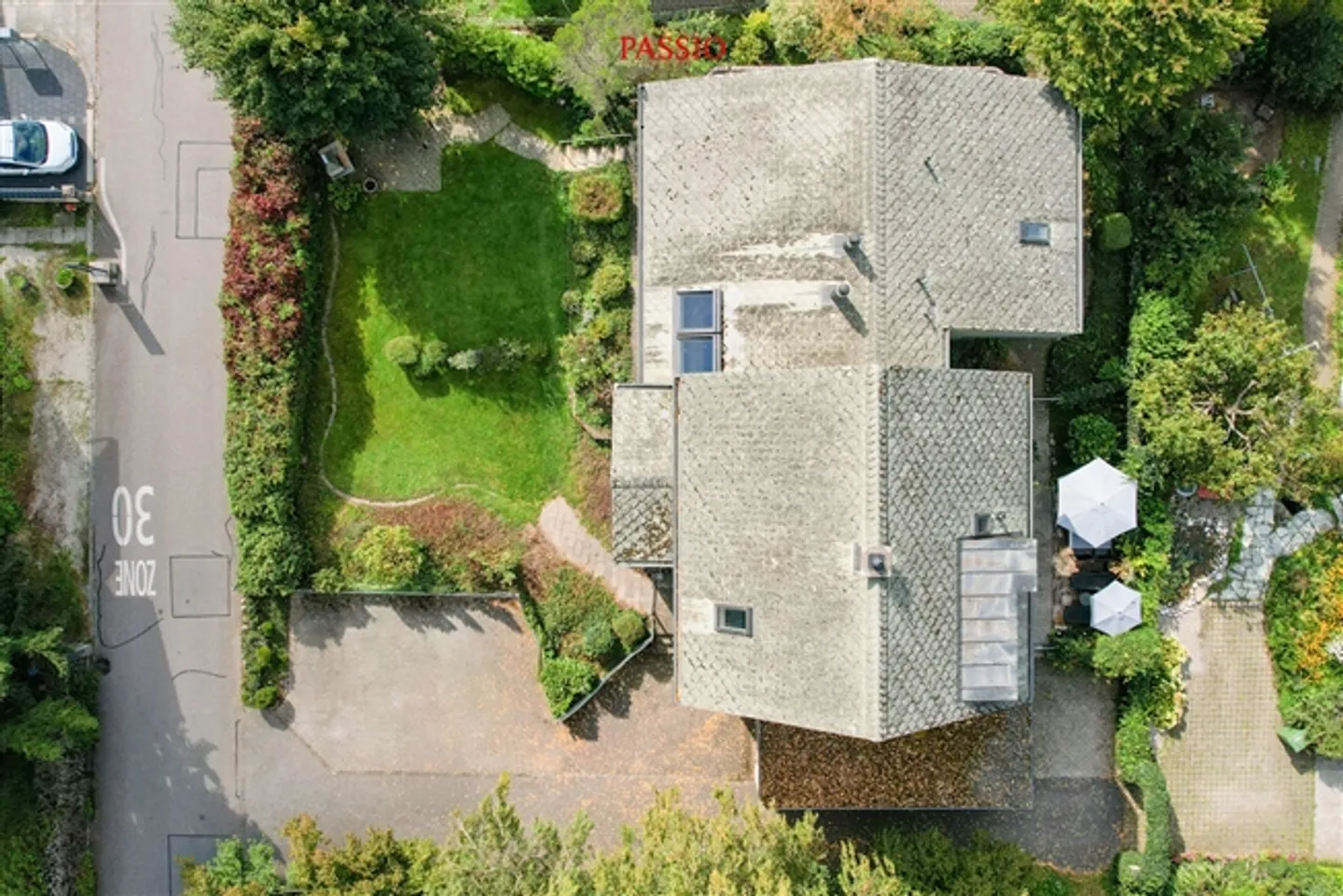 5.5-Room Semi-Detached House with 2-Room Studio, Garden & 3 Parking Spaces - Photo 2 of 20