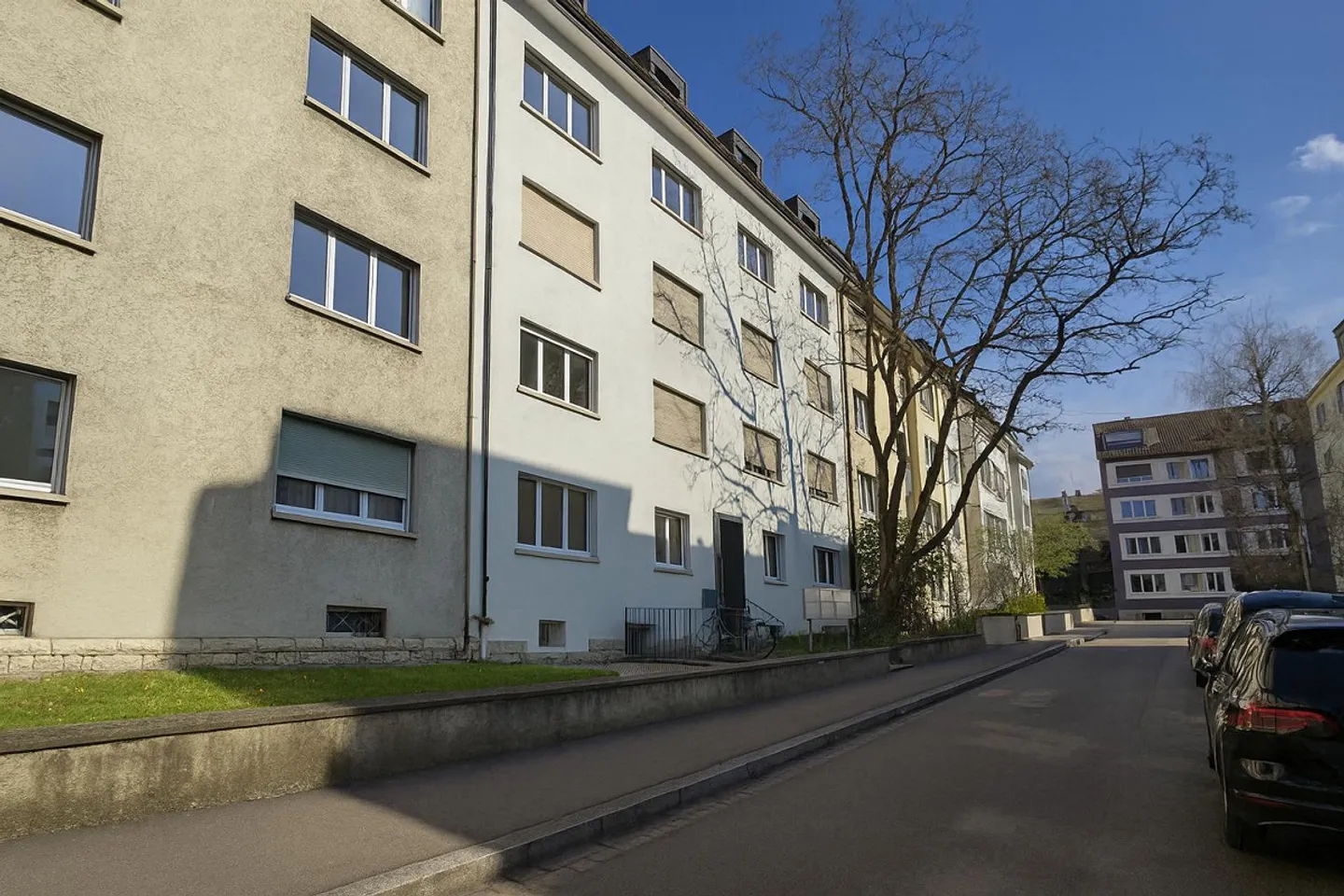 Elegante 3.5-Zimmer-Wohnung im EG  hochwertig ausgestattet und top angebunden - Foto 1 von 6