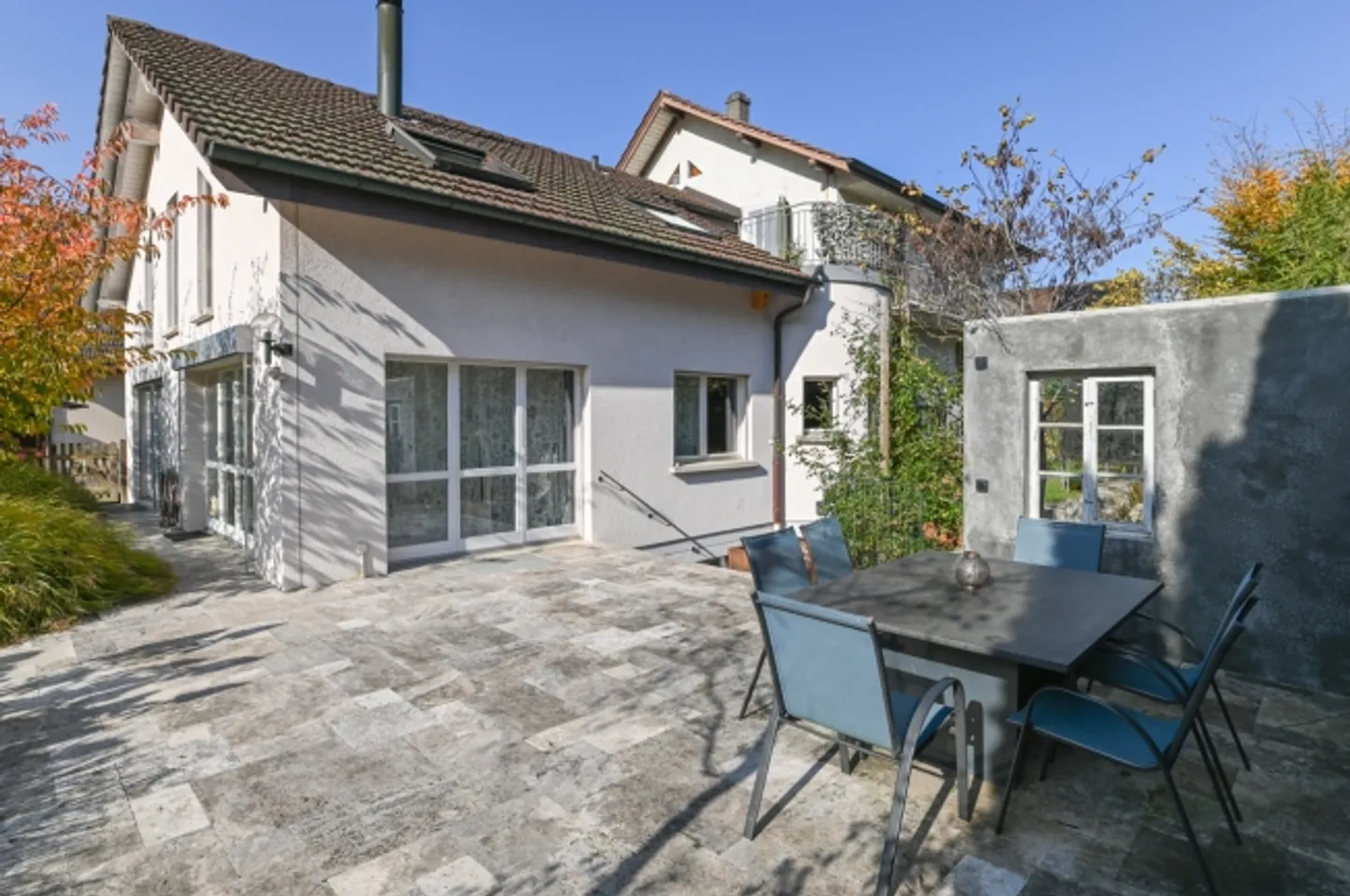 Casa bifamiliare ristrutturata con molto spazio e un bel giardino - Foto 12 di 16