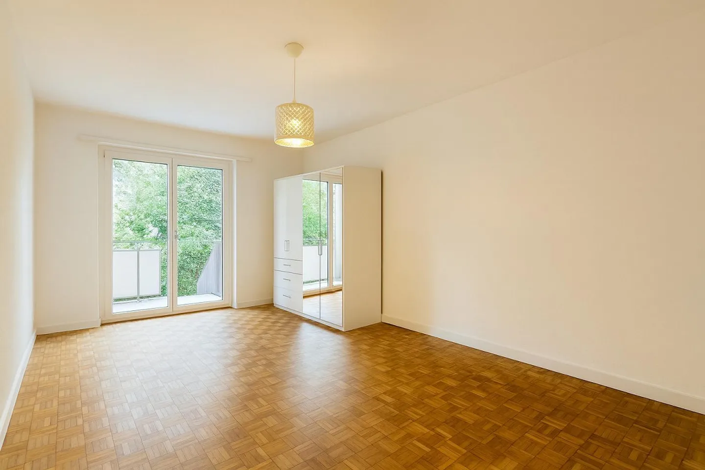 Elegante 3.5-Zimmer-Wohnung im EG  hochwertig ausgestattet und top angebunden - Foto 3 von 6